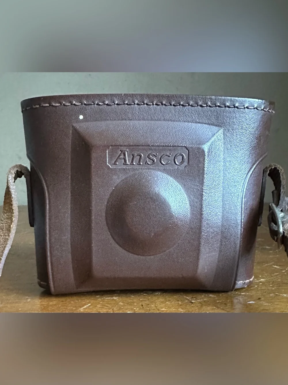 Flash Clipper Vintage Camera in Black with Brown Case